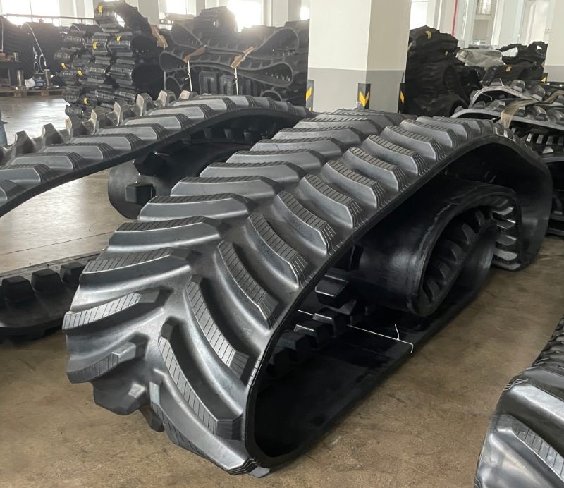 Esteiras de borracha para colheitadeiras e tratores